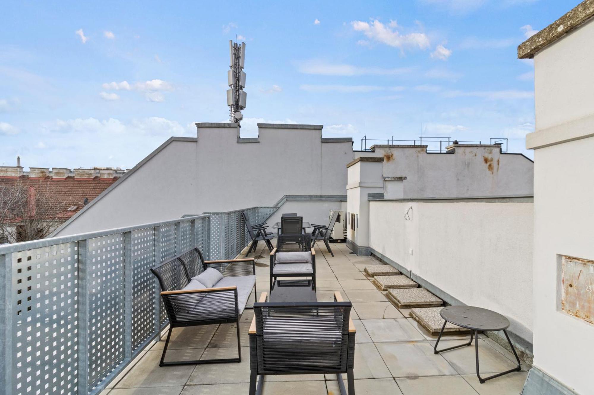 Terrace - 75 M² - Near Wiener Stadthalle Exterior photo